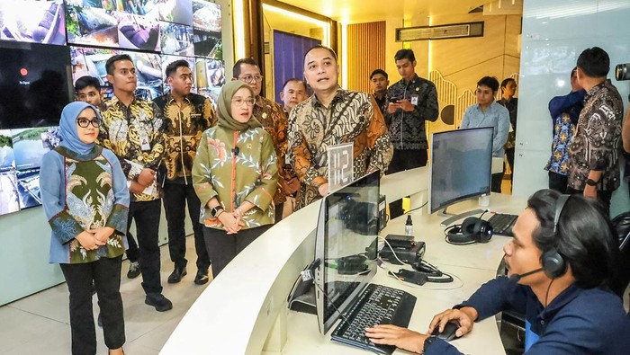 MenPAN-RB Rini Widyantini saat melakukan kunjungan kerja ke Surabaya