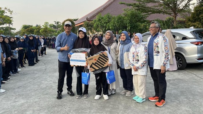 Momen Risma dan Sofi dijemput oleh Rektor ITB