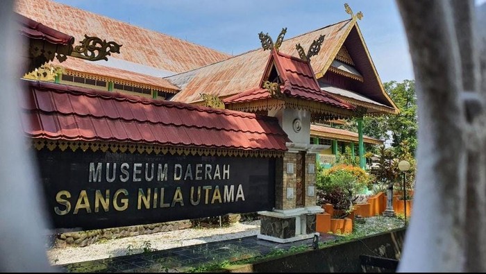 Gedung Museum Daerah Sang Nila Utama Dinas Kebudayaan Provinsi Riau