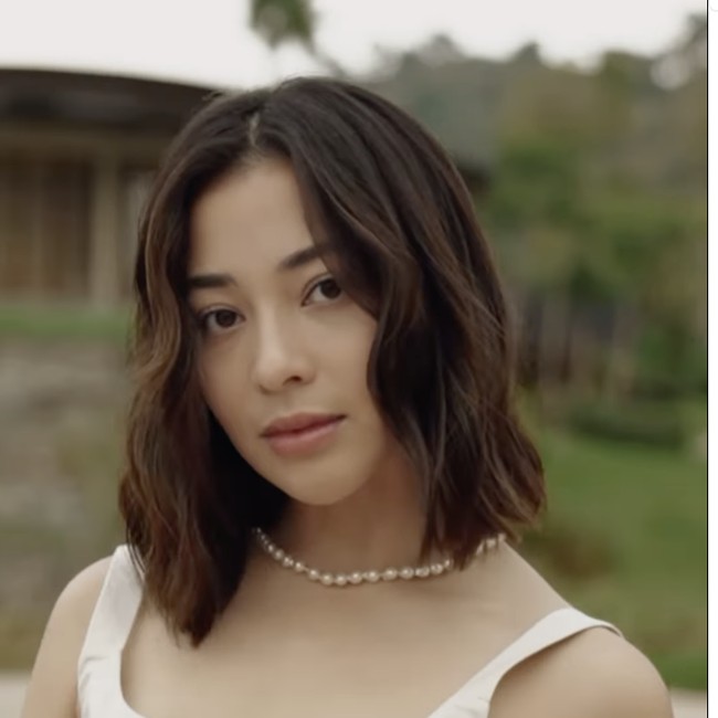 7 Gaya Liburan Nikita Willy di Labuan Bajo, Santai Elegan