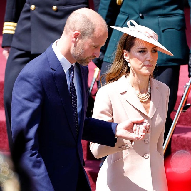 7 Momen Langka Pangeran William-Kate Mesra saat Sambut Presiden Prancis