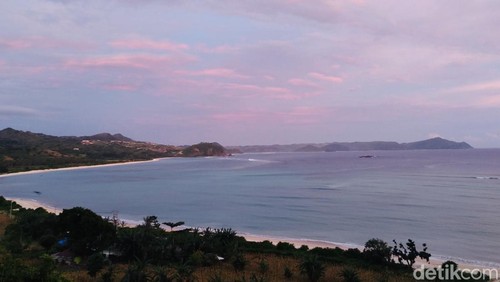 Pantai di Desa Persiapan Pengantap yang masuk wilayah perbatasan Lombok Barat dan Lombok Tengah, NTB. (Foto: M Zahiruddin/detikBali)