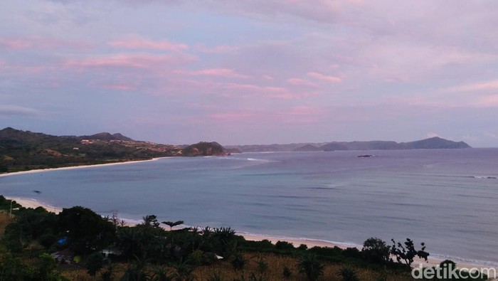 Pantai di Desa Persiapan Pengantap yang masuk wilayah perbatasan Lombok Barat dan Lombok Tengah, NTB. (Foto: M Zahiruddin/detikBali)