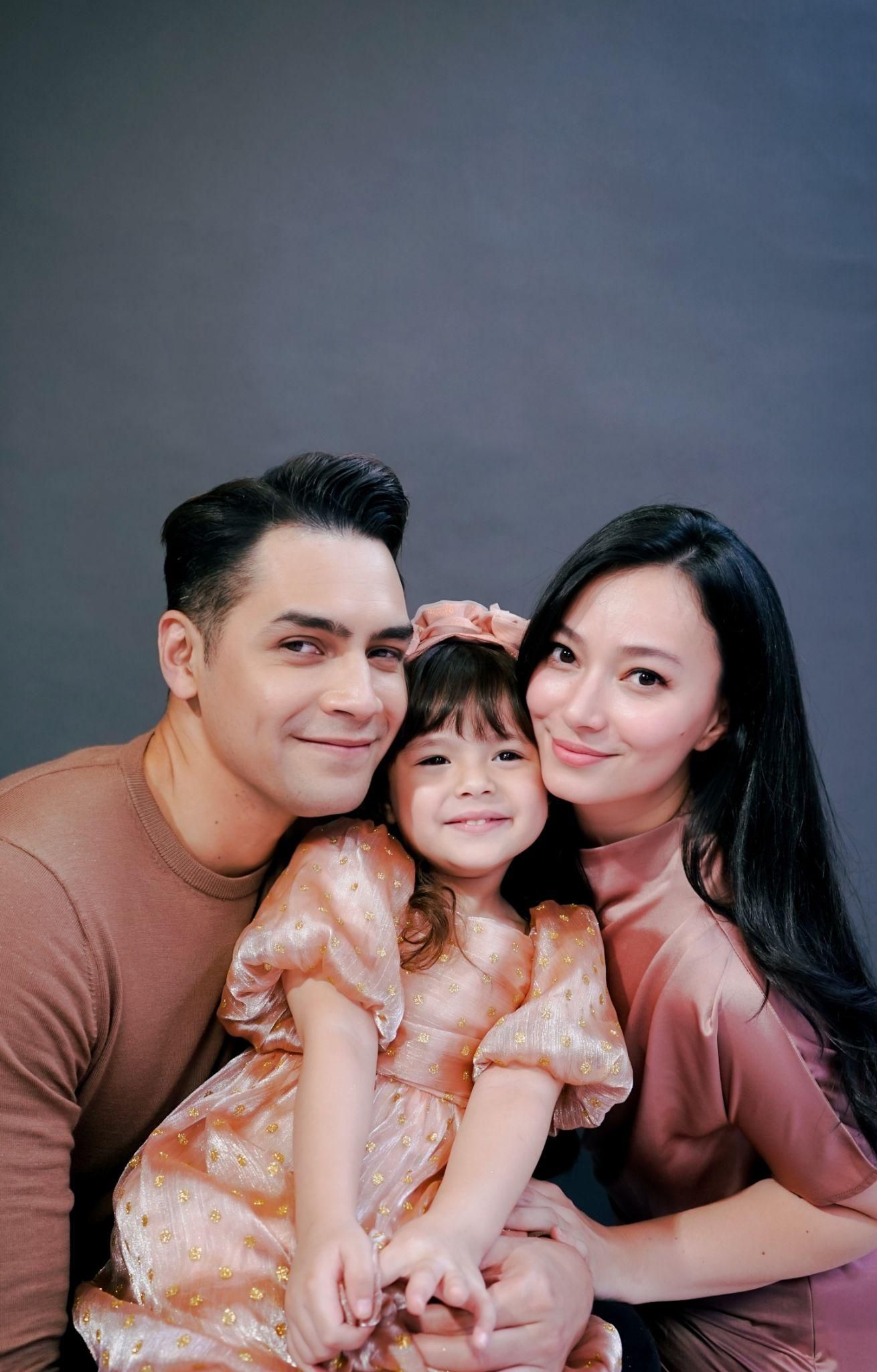 Pasangan selebritas Asmirandah dan Jonas