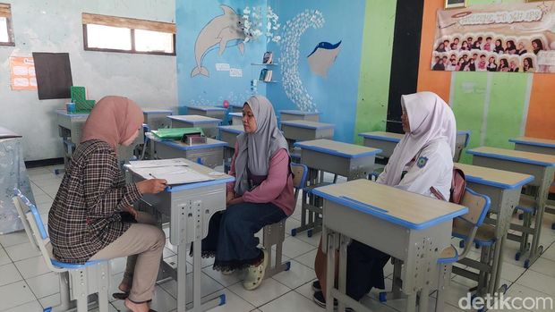 Pelaksanaan pendaftaran SPMB di SMA Swasta Kota Cimahi