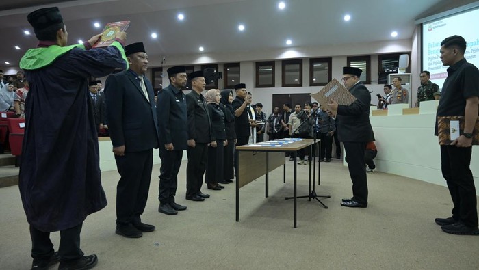 Pelantikan pejabat lingkup Pemkot Makassar.