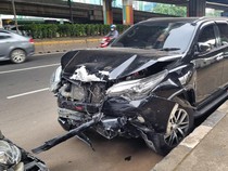 Polisi Selidik Dugaan Fortuner Tabrak 4 Mobil di Jaktim Pakai Pelat Dinas