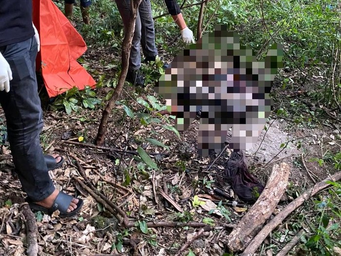 Penemuan Mayat Pria Misterius di di Bukit Suci Gresik