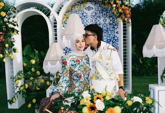 Tepat pada 10 Juli Aurel Hermansyah resmi bertambah usia yang ke-27. Kali ini istri Atta Halilintar itu memilih Bali untuk merayakan ulang tahunnya. Foto: Instagram/@aurelie.hermansyah