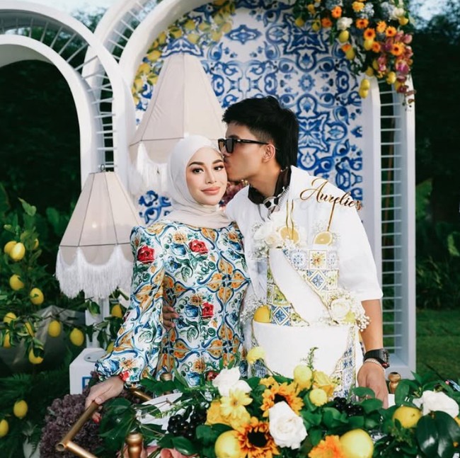 8 Foto Ultah ke-27 Aurel Hermansyah di Bali, Tampil Segar Dengan Dress Floral