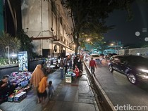 PKL Kembali Padati Zona Terlarang Jl Asia Afrika Bandung