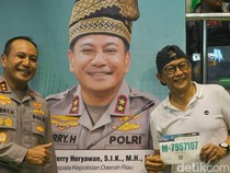 Salam Akal Sehat! Rocky Gerung Bakal Ikut Riau Bhayangkara Run 2025