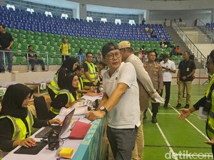 Video Rocky Gerung Ikut Riau Bhayangkara Run 2025: Salam Akal Sehat!