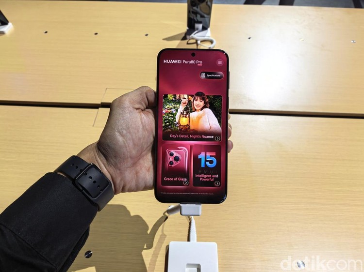 Rupa Huawei Pura 80 Pro dan Pura 80 Ultra, Beda di Kamera Huawei resmi merilis Pura 80 Series secara global. Begini wujud Huawei Pura 80 Pro dan Pura 80 Ultra.