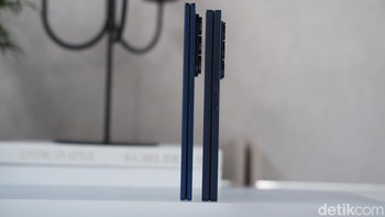 Meskipun desainnya lebih tipis, Galaxy Z Fold7 mempertahankan kapasitas baterai 4.400mAh, sama seperti Fold6. Namun, efisiensi daya lebih baik berkat chipset baru, dengan waktu pemutaran video hingga 24 jam (sedikit meningkat dari Fold6 yang 23 jam). Foto: Adi Fida Rahman/detikINET