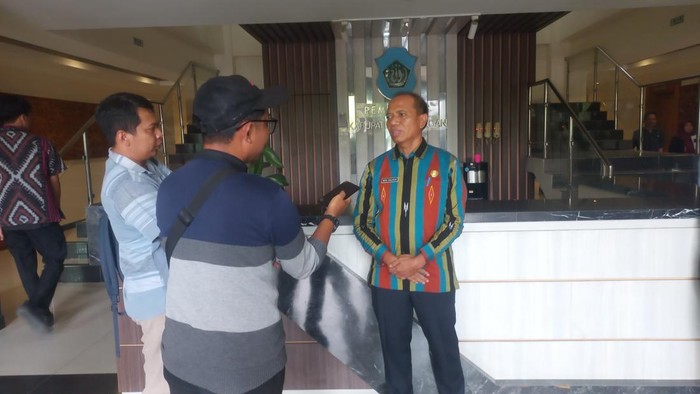 Sekda Kabupaten Lamongan M Nalikan