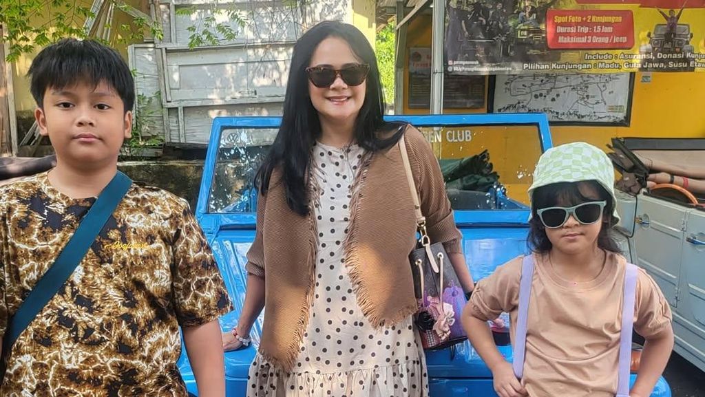 Bikin Mellow... Shezy Idris Antar Anak Sekolah Sambil Jual Donat