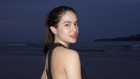 Steffi Zamora ternyata jago memasak loh. Ia membuatkan seafood tumpah untuk Salshabilla Adriani. (Foto: dok Instagram steffizamoraaa)
