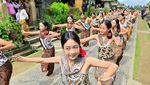 Tari Kolosal Warnai Festival Desa Penglipuran Bali