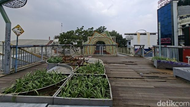 Kondisi terkini Teras Cihampelas Bandung. Rencana renovasi akan dilakukan Pemkot Bandung.