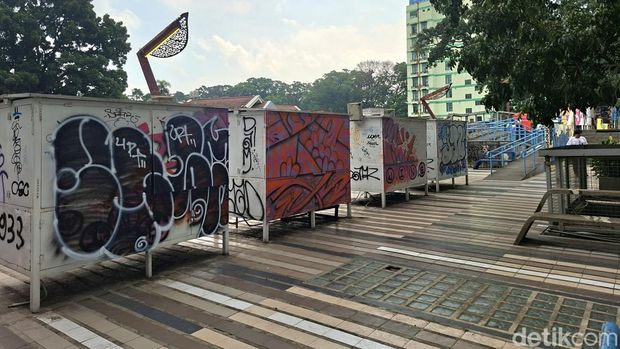 Kondisi terkini Teras Cihampelas Bandung. Rencana renovasi akan dilakukan Pemkot Bandung.