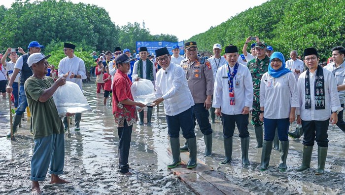 PT Transportasi Jakarta (Transjakarta) merilis program keberlanjutan #BersihBerdayaBestari sebagai upaya mendorong pelestarian dan pemberdayaan lingkungan.