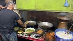 Buka 24 Jam! Warung Ini Punya Nasi Telur Dadar Brutal Rp 14 Ribu