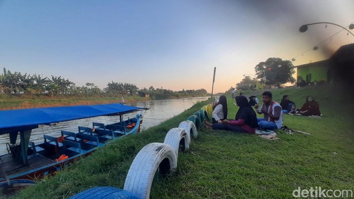 Suasana di Silugonggo Bestari, Desa Sugiharjo Kecamatan Pati Kota saat sore hari, Jumat (11/7/2025).