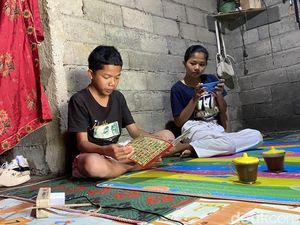 Bahagianya Arsad Akhirnya Bisa Lanjut SMA Gratis Berkat Program Ahmad Luthfi