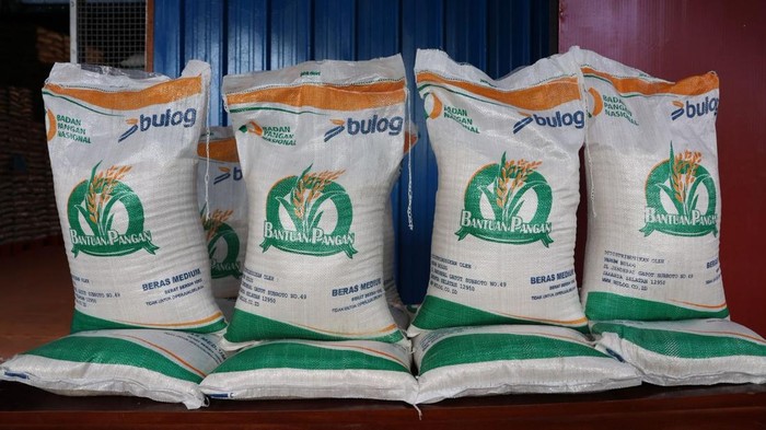 Bulog Siap Salurkan Bansos Beras ke 18,27 Juta Penerima
