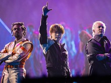 Dino SEVENTEEN Bikin Gempar Arab