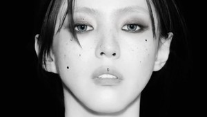 Foto profil di Instagram Han So Hee sekarang ganti jadi potret estetik ini. (Foto: dok. Instagram @xeesoxee)