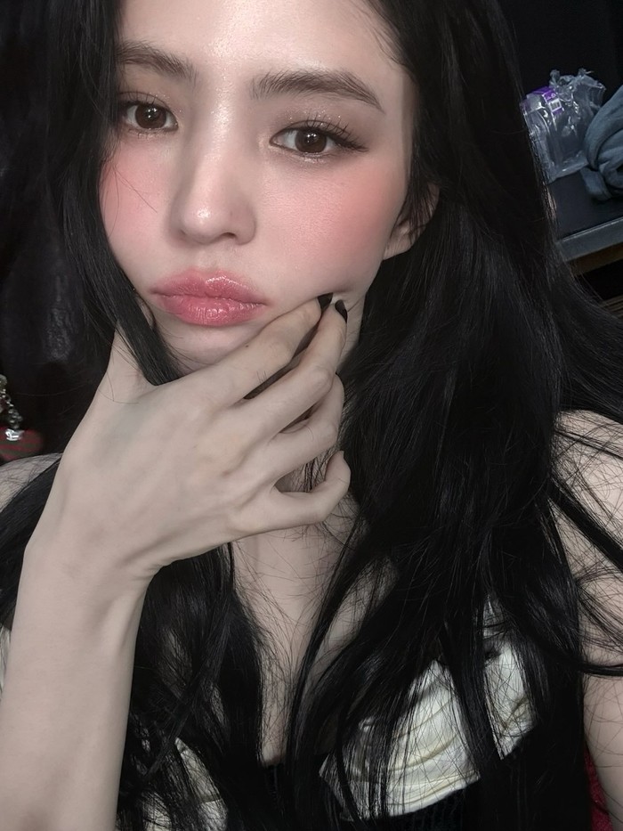 Aktris Korea Han So Hee dalam foto yang diunggah ke Instagram pribadinya.