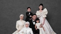 Irish Bella mengaku susah menyatukan semuanya karena anak-anak mereka sudah memiliki kesibukan masing-masing. Foto: dok instagram Irish Bella