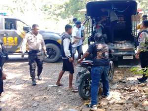 Polisi Gerebek Judi Sabung Ayam di Kupang, Sita Belasan Motor-Ayam