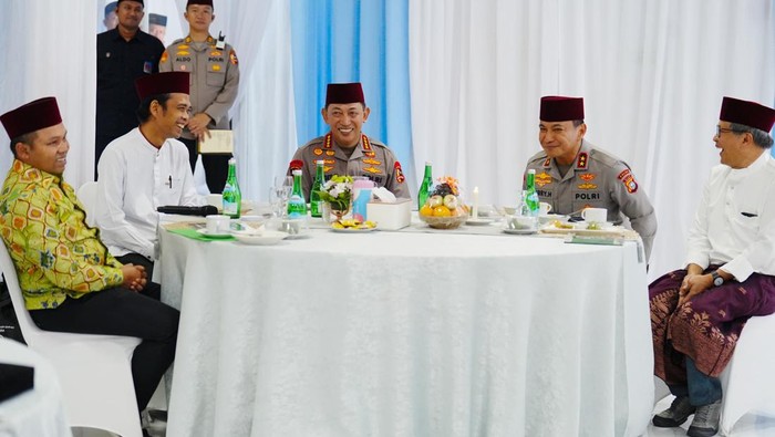 UAS Senang Dikunjungi Kapolri: Ponpes Nurul Azhar Bertabur Bintang