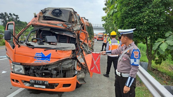 Kecelakaan di Tol Jombang-Mojokerto