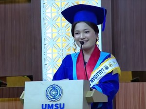 Mahasiswa Kristen UMSU Berpantun Jenaka di Depan Mendikdasmen, Diganjar Beasiswa
