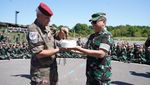 Momen Kejutan dari TNI Untuk Wakil Gubernur Militer Perancis