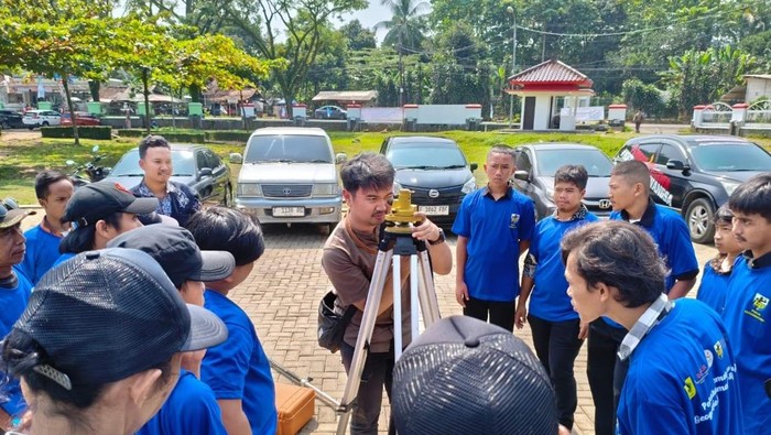 Pelatihan pemetaan berbasis Sistem Informasi Geografis (GIS) di Kabupaten Bogor.