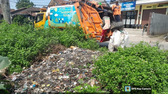 Pembersihan sungai di Kabupaten Bogor