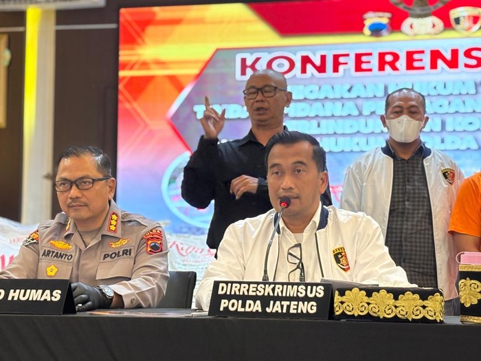 Polda Jateng saat menggelar konferensi pers ungkap kasus gula oplosan yang beroperasi di Banyumas.