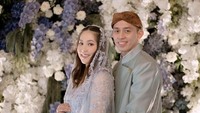Menikah sejak September 2024, Ribka dan Rian langsung dianugerahi buah hati. Dalam balutan kebaya dan beskap pada tasyakuran 7 bulanan, keduanya sudah menunjukkan ketidaksabaran bertemu anaknya. Foto: Instagram/@ribkasugiarto
