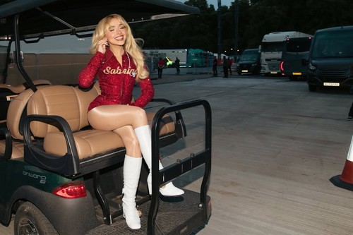 Penampilan Sabrina Carpenter di BST Hyde Park 2025.