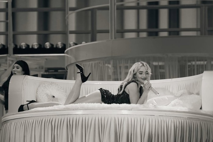 Penampilan Sabrina Carpenter di BST Hyde Park 2025.