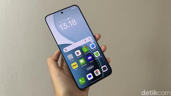 Layarnya berukuran 6,83 inch dengan bezel yang sangat tipis di keempat sisinya. Foto: Virgina Maulita Putri/detikINET