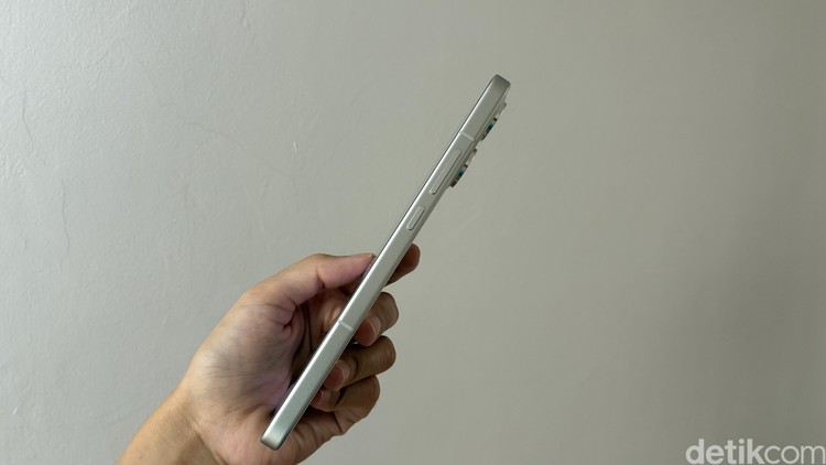 Unboxing Oppo Reno 14 Pro