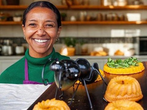 Unik Banget! Wanita Ini Buka Kafe dengan Menu Kue Serba Serangga