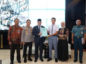 Pesan Khusus Walkot Eri untuk Arka, Paskibraka Nasional Asal Surabaya