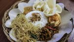 10 Hidangan Nasi Nusantara Nikmat dengan Lauk Komplet